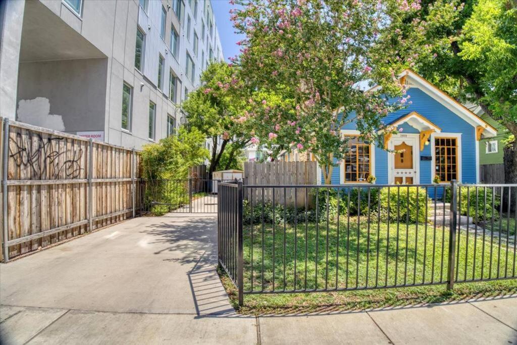 Historic Longhorn Home On Ut Downtown Austin Exterior photo