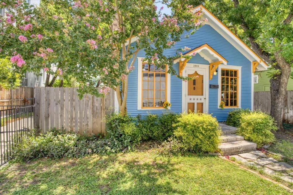 Historic Longhorn Home On Ut Downtown Austin Exterior photo